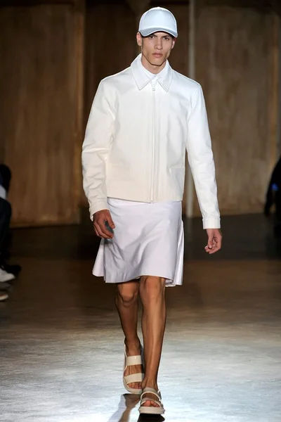 Look 12